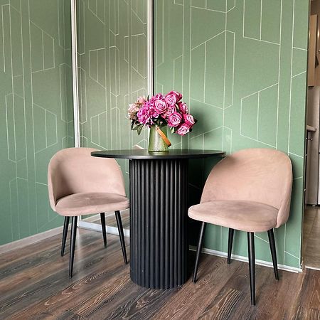 Adt Apartments Almaty Bagian luar foto