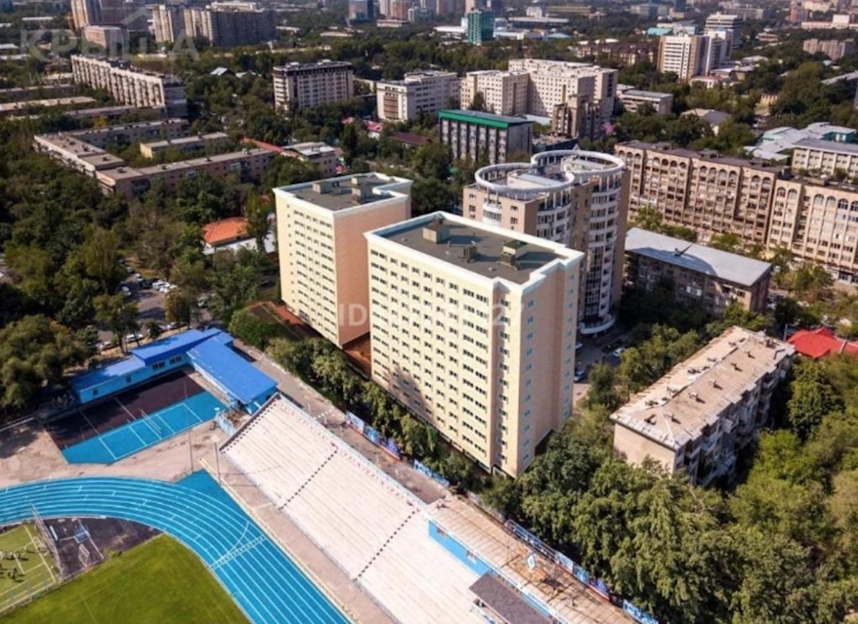 Adt Apartments Almaty Bagian luar foto