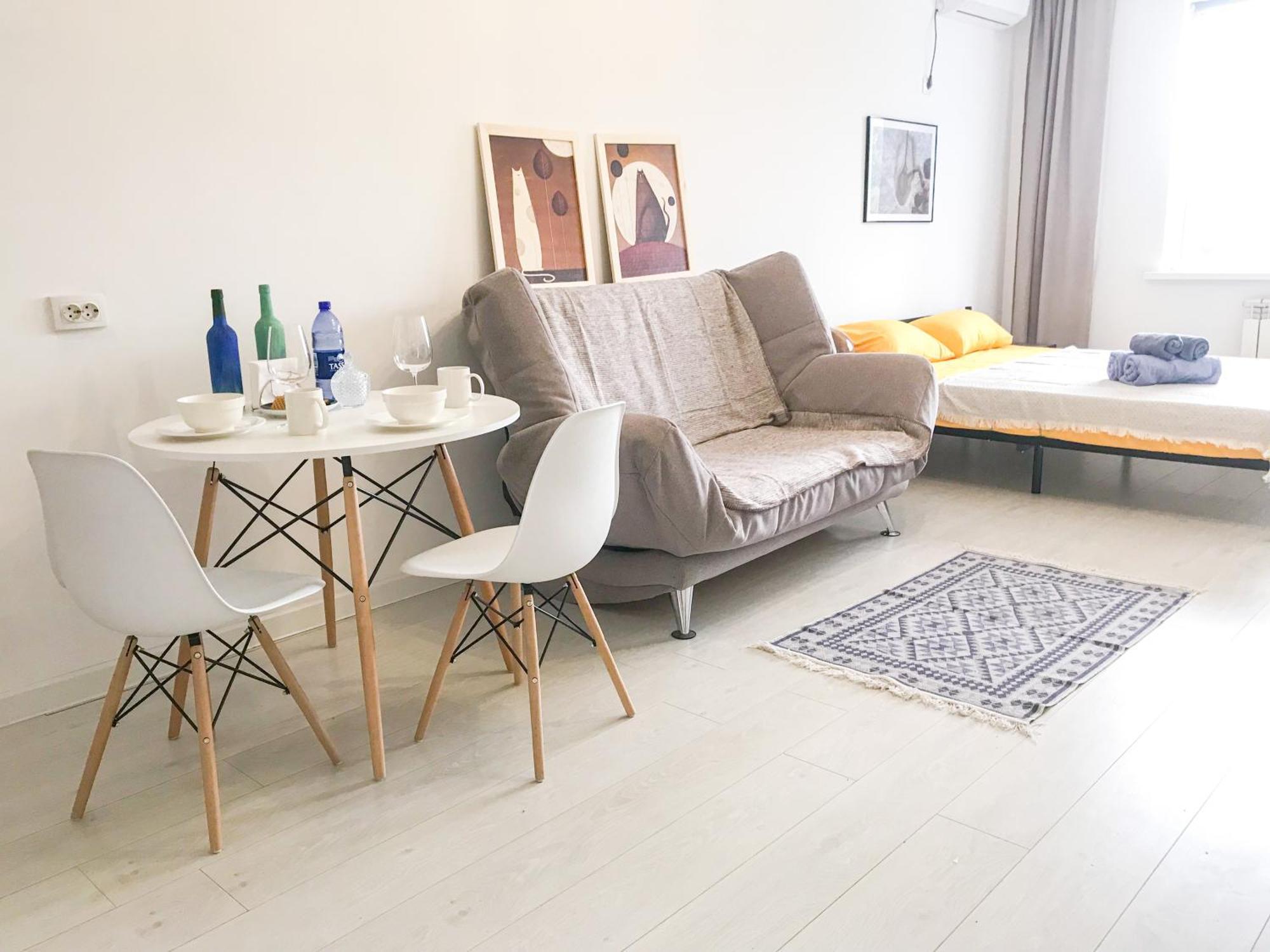 Adt Apartments Almaty Bagian luar foto
